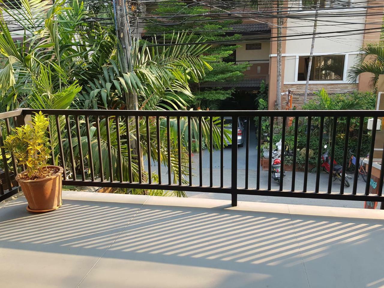 Piyanattha House Villa Chiang Mai Exterior photo